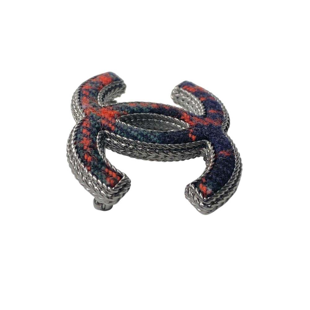 CHANEL Authentic Black Logo Brooch - Picture 3 of 7